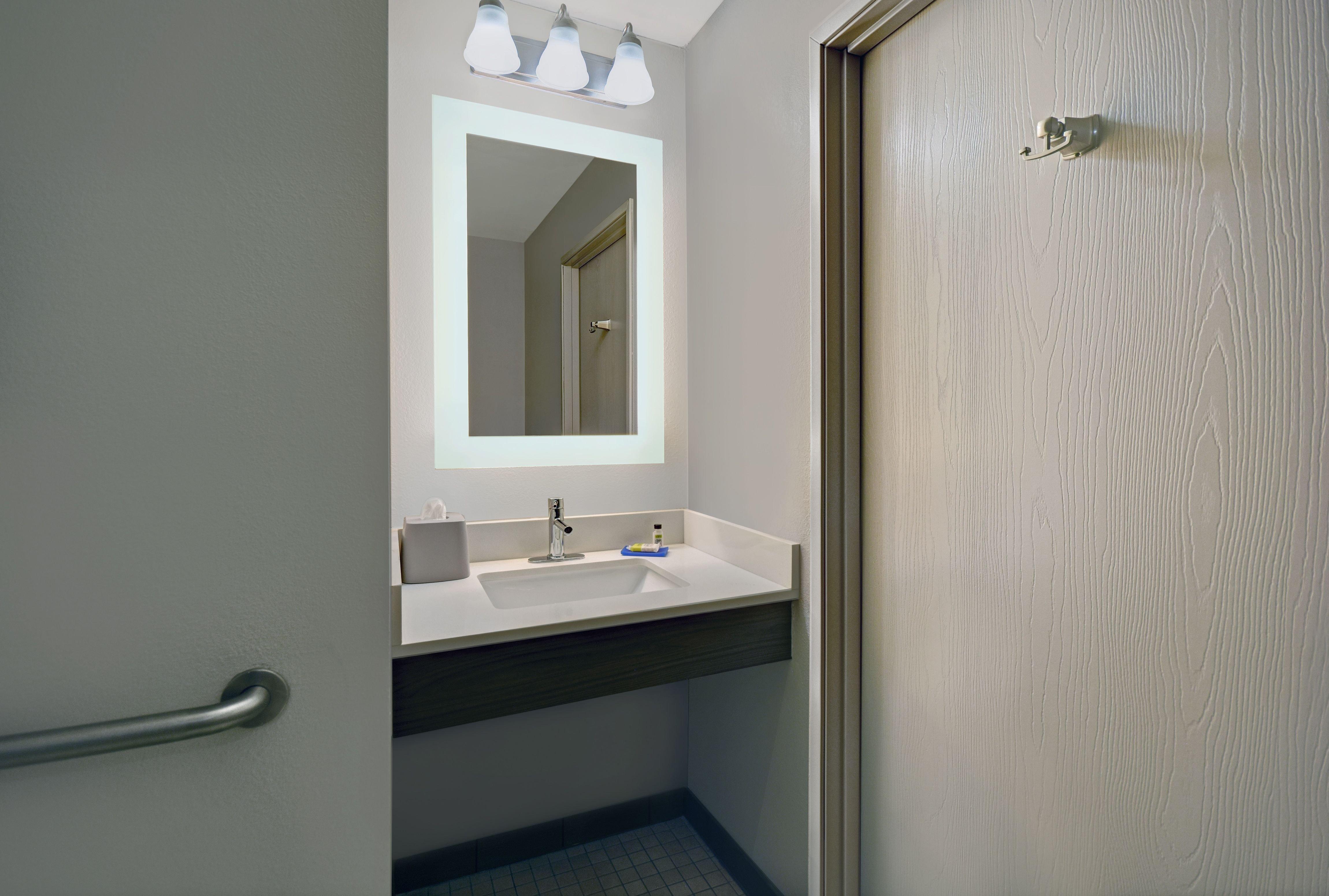 Holiday Inn Express Adrian By Ihg Екстер'єр фото