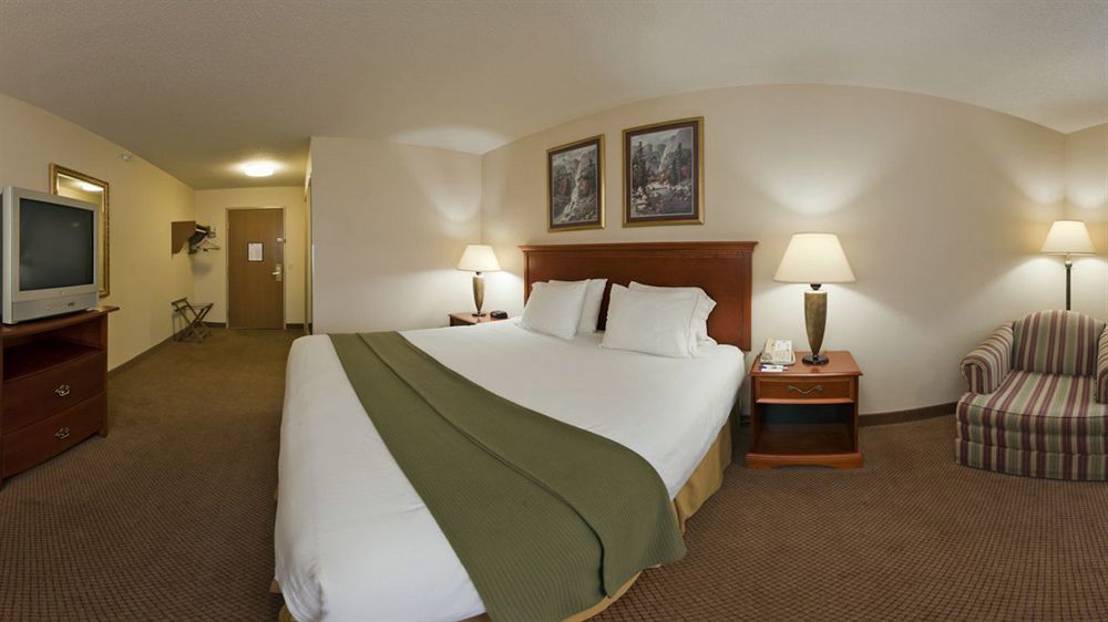 Holiday Inn Express Adrian By Ihg Екстер'єр фото